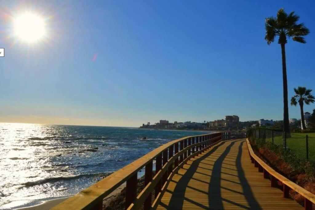 5* Stunning Golf & Sea Apartment Михас Екстериор снимка