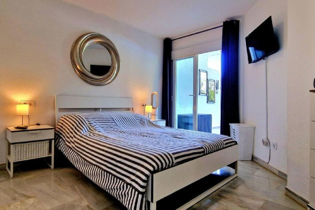 5* Stunning Golf & Sea Apartment Михас Екстериор снимка