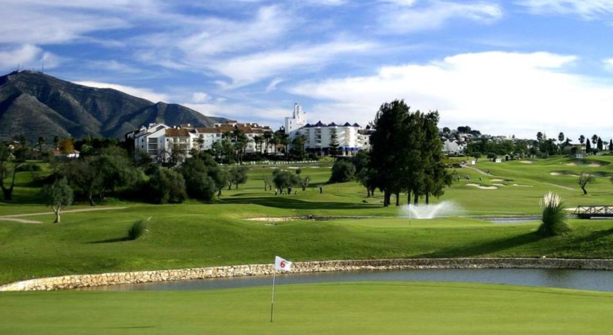 5* Stunning Golf & Sea Apartment Михас Екстериор снимка